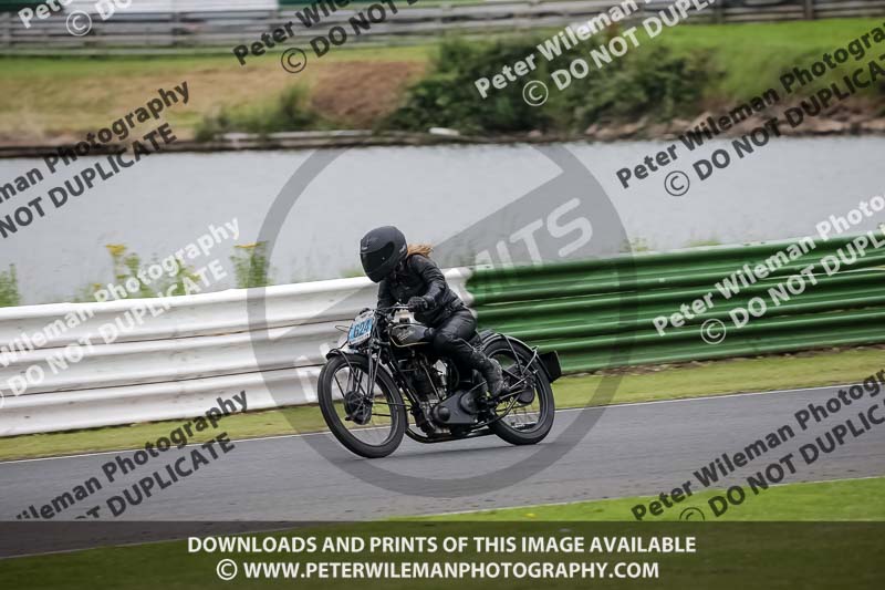 Vintage motorcycle club;eventdigitalimages;mallory park;mallory park trackday photographs;no limits trackdays;peter wileman photography;trackday digital images;trackday photos;vmcc festival 1000 bikes photographs